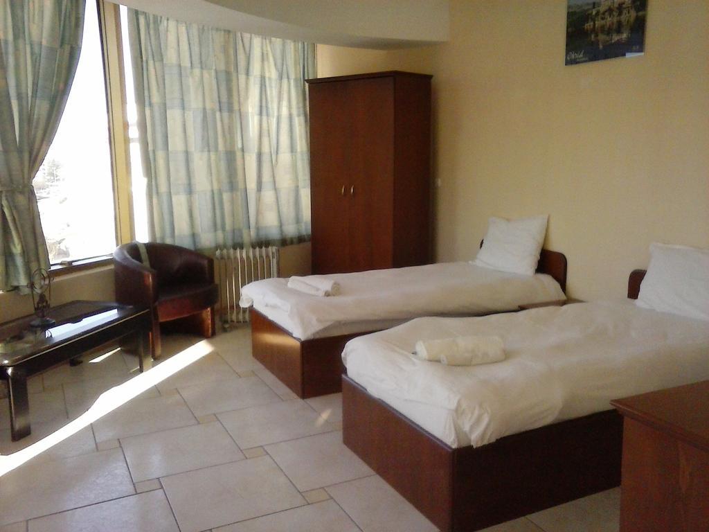 Montenegrin Inn 奥赫里德 客房 照片