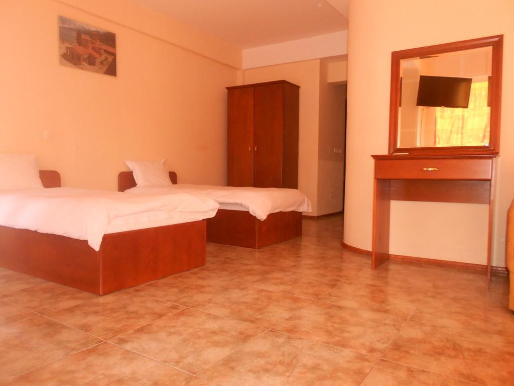 Montenegrin Inn 奥赫里德 外观 照片